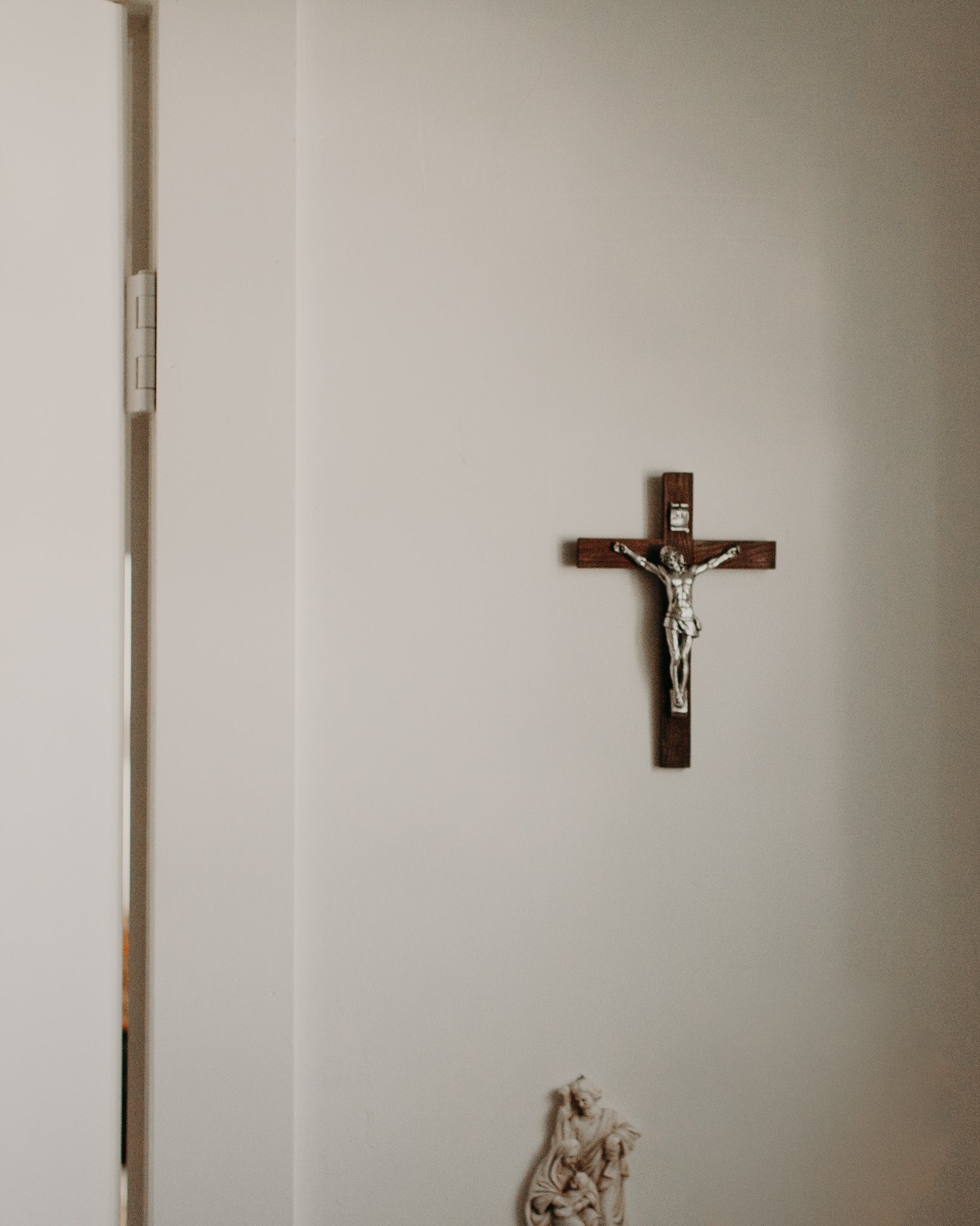 Wall Crucifix // 8 inch